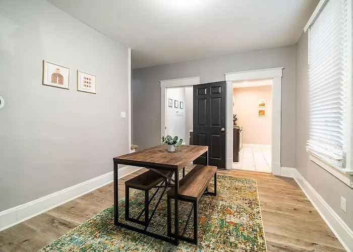 The Hungarian Village Spot - 2 Bedroom And Fenced Yard * Columbus